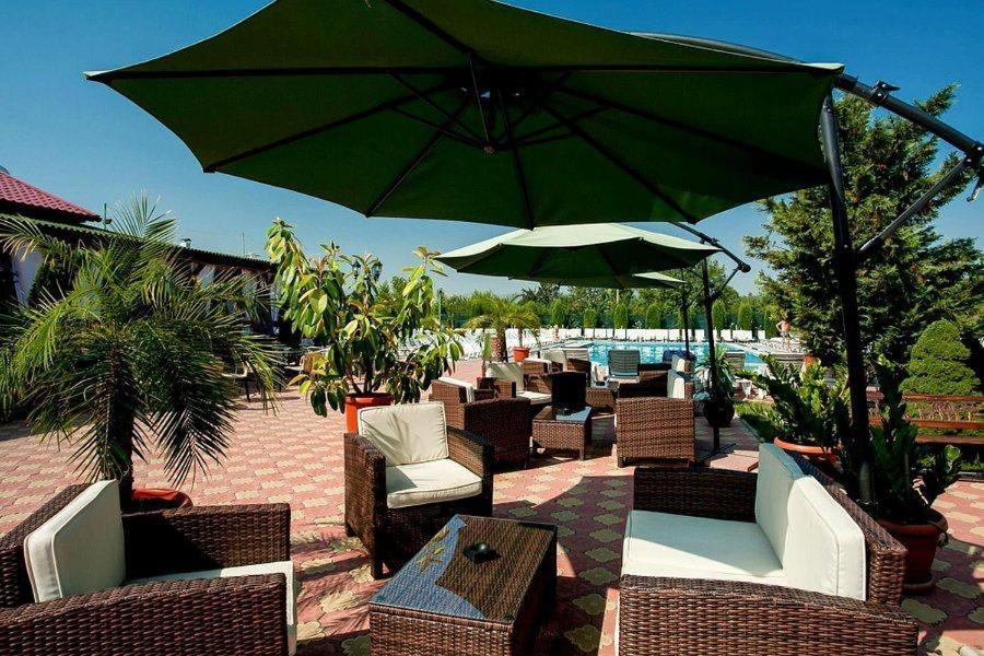 Hotel Levisticum Bacău エクステリア 写真