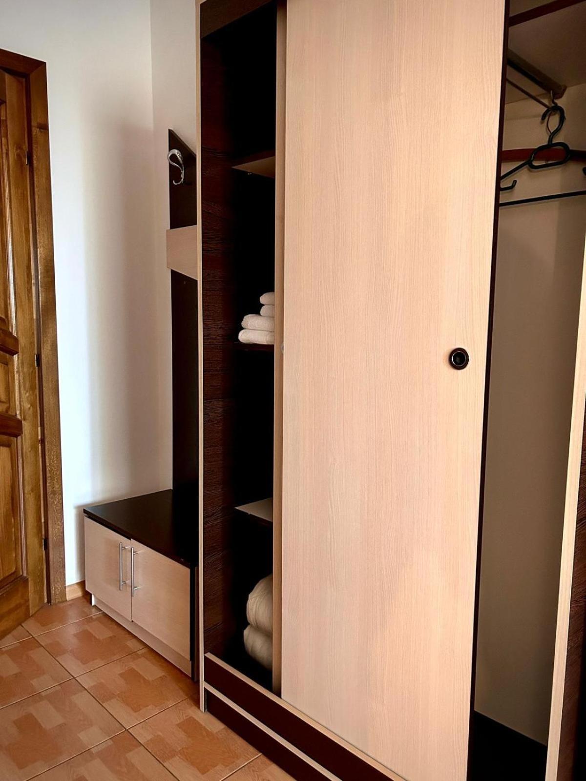 Hotel Levisticum Bacău エクステリア 写真