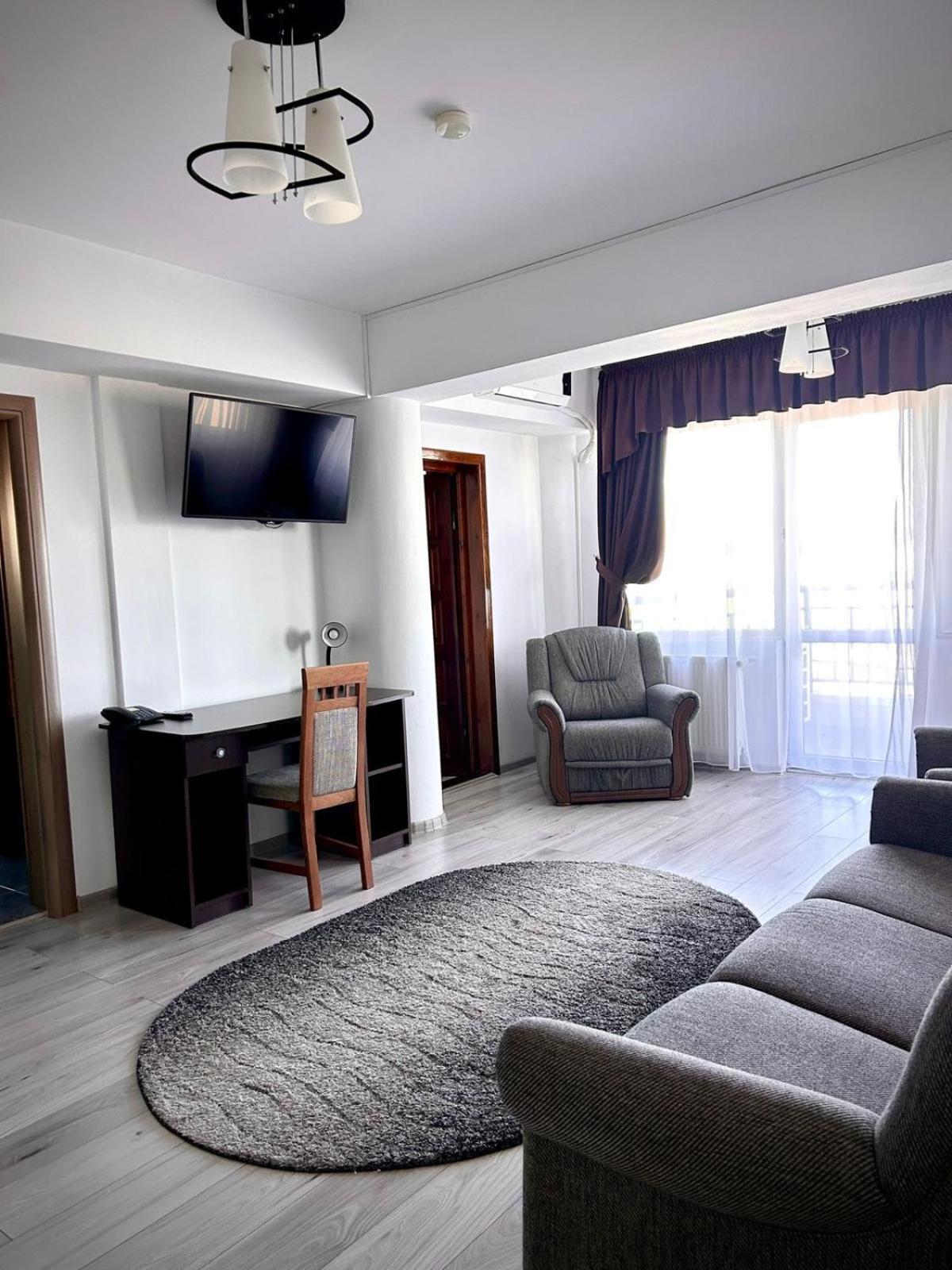 Hotel Levisticum Bacău エクステリア 写真